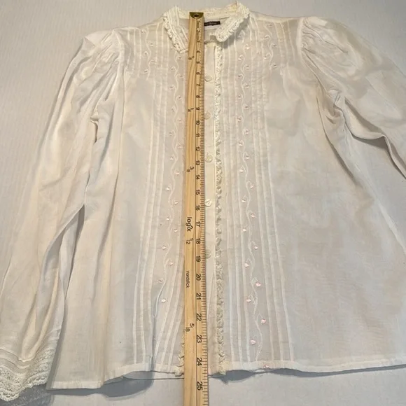 Vintage Neiman Marcus White Lace Detail Button Down Blouse Size XS/S - Picture 3 of 11
